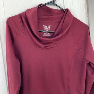 🌲 Mountain Hardwear Women’s Pullover - M